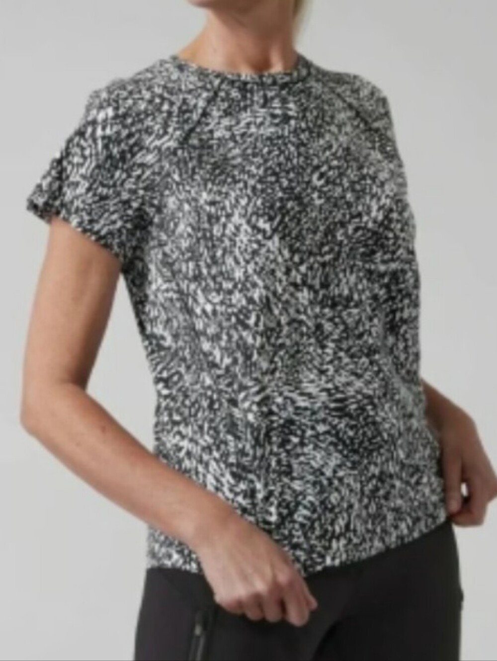 ATHLETA ultimate train tee windstorm S